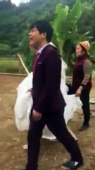 cô dâu có bầu leo thang về nhà chồng