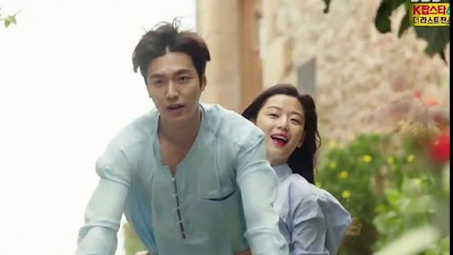 Đồ hiệu ngập mặt, Huyền thoại biển xanh lại là một show thời trang nữa của Jeon Ji Hyun