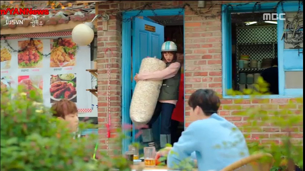 "Kang Chul" Lee Jong Suk xuất hiện đáng yêu ủng hộ phim mới Lee Sung Kyung