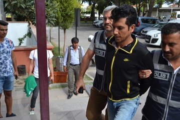 Ev Arkadaşlarını Öldürüp Cesedini Buzdolabında Saklamışlar