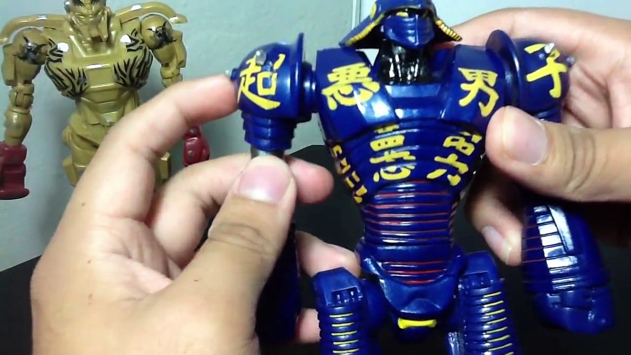Real Steel 2-Pack Noisy Boy Vs. Midas Figure Review