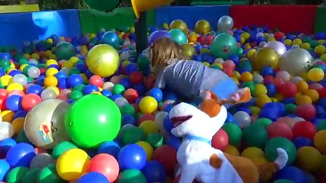 Макс ищет Хлою в парке аттракционов ВЛОГ Тайная жизнь домашних животных the secret life pets vlog