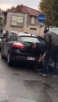 Arrestation musclée à Bobigny : coup de genoux, taser... la totale!