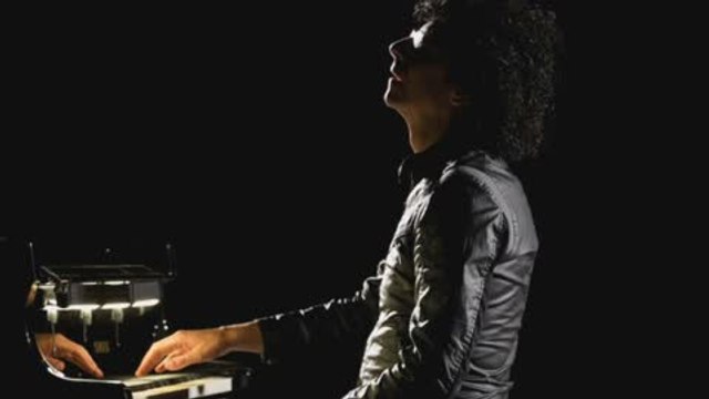 Tutto pronto per il nuovo album di Giovanni Allevi, Equilibrium: la cover è ‘da collezione’