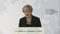 Theresa May propõe dois anos de transição após Brexit