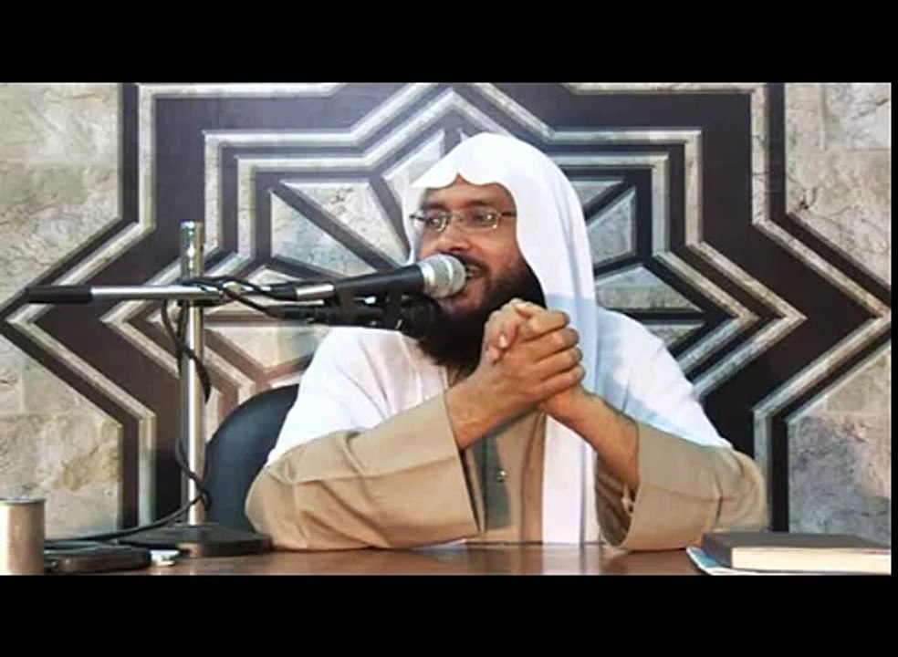 امرأة تحرص على الطلب وحضور الدرس رغم قرب ولادة ابنها.