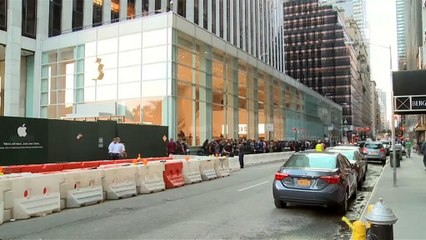 لم لا يتهافت عشاق أبل على الآيفون 8 الجديد؟