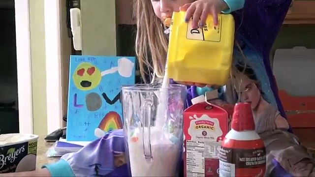 Bad Baby Makes Mess - STARBUCKS UNICORN Frappe FAIL ! DIY Starbucks Frappe - Starbucks Coffee Drink