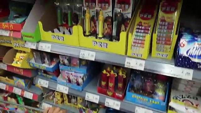 Bad Baby Dreams Giant Spiders Attack Girl Mommy Freaks Out In Supermarket (SKIT)
