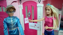 Barbie Leticia ganha Casa Nova e escolhe Vestido do Casamento Vivi!!! Em Portugues [Parte 78]