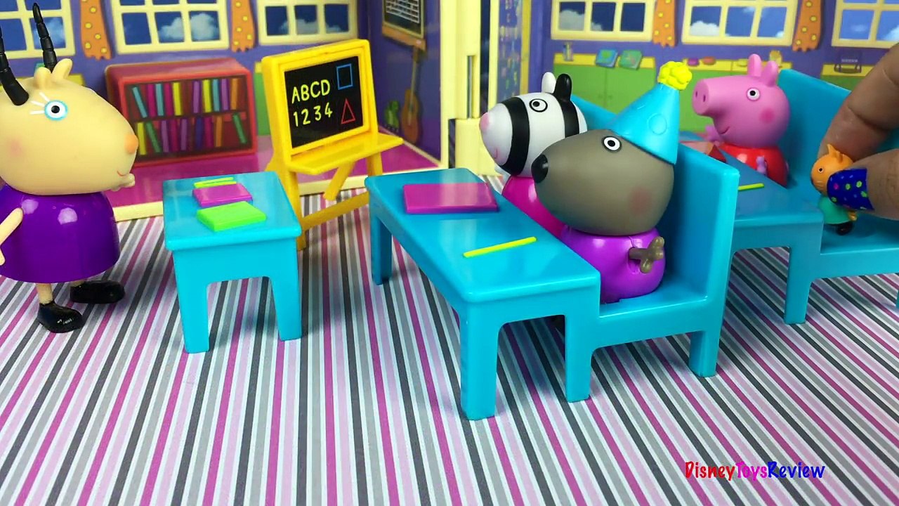 PEPPA PIGS BIRTHDAY PARTY FRIENDS - STORY WITH CANDY CAT ZOE ZEBRA REBECCA RABBIT & GEORE PIG PART2