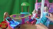 Видео с куклами Анна и Эльза ловят рыбку в бассейне Барби