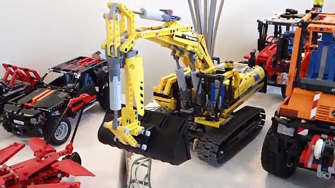 LEGO Technic Roadwork Crew 2-in-1 review! 42060