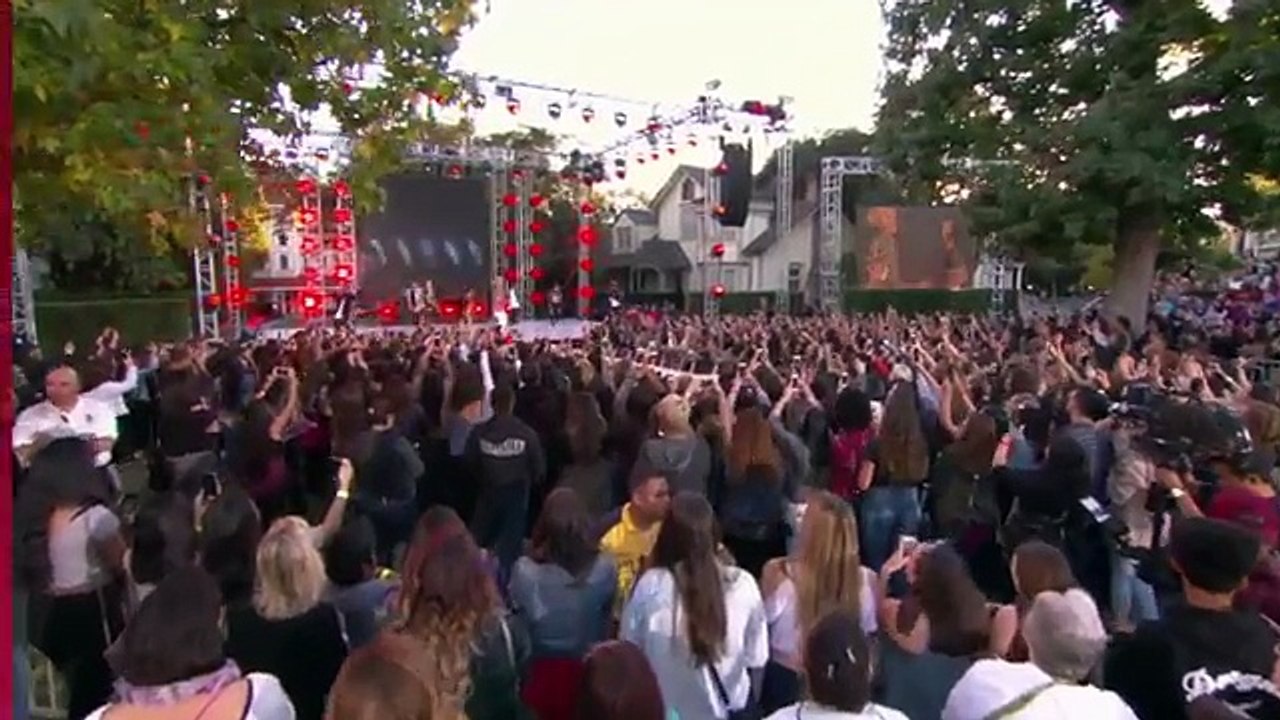 Justin Bieber Estrena Friends y Quiere Ser Amigo