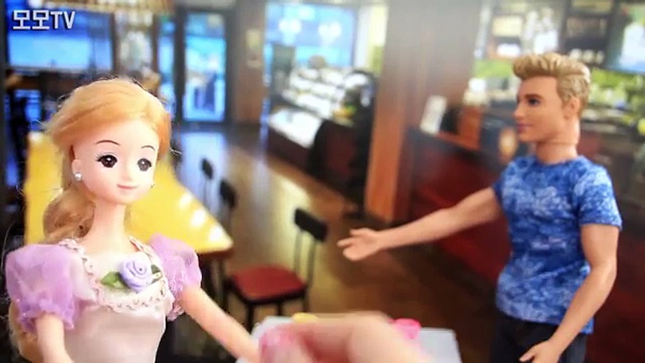 싹둑싹둑!! 머리를자른 다나! 지금부터 미미인형의 복수극이 시작된다!!인형극 ♡ 모모 TV 모모토이즈