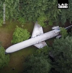 Cet homme vit dans un avion de ligne abandonné