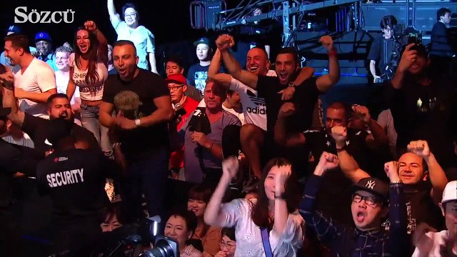 Gökhan Saki rakibini ilk raundda nakavt etti