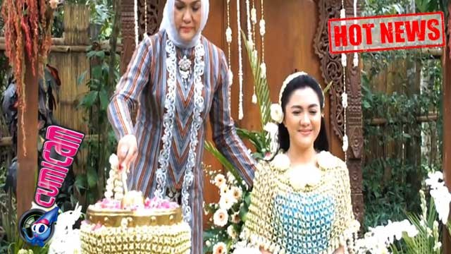 Hot News! Upacara Penyiraman Vicky Shu dan Ade Imam di Candi Borobudur - Cumicam 23 September 2017