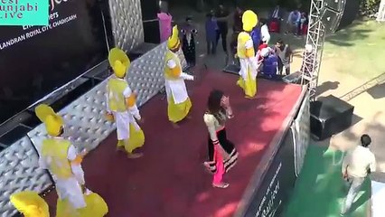 Romantic Punjabi Dance __ Live Beautiful Girl Dance 2017