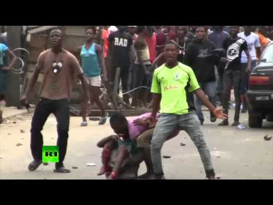 Ebola quarantine chaos: Police fire on desperate crowds in sealed-off Liberian capital zone