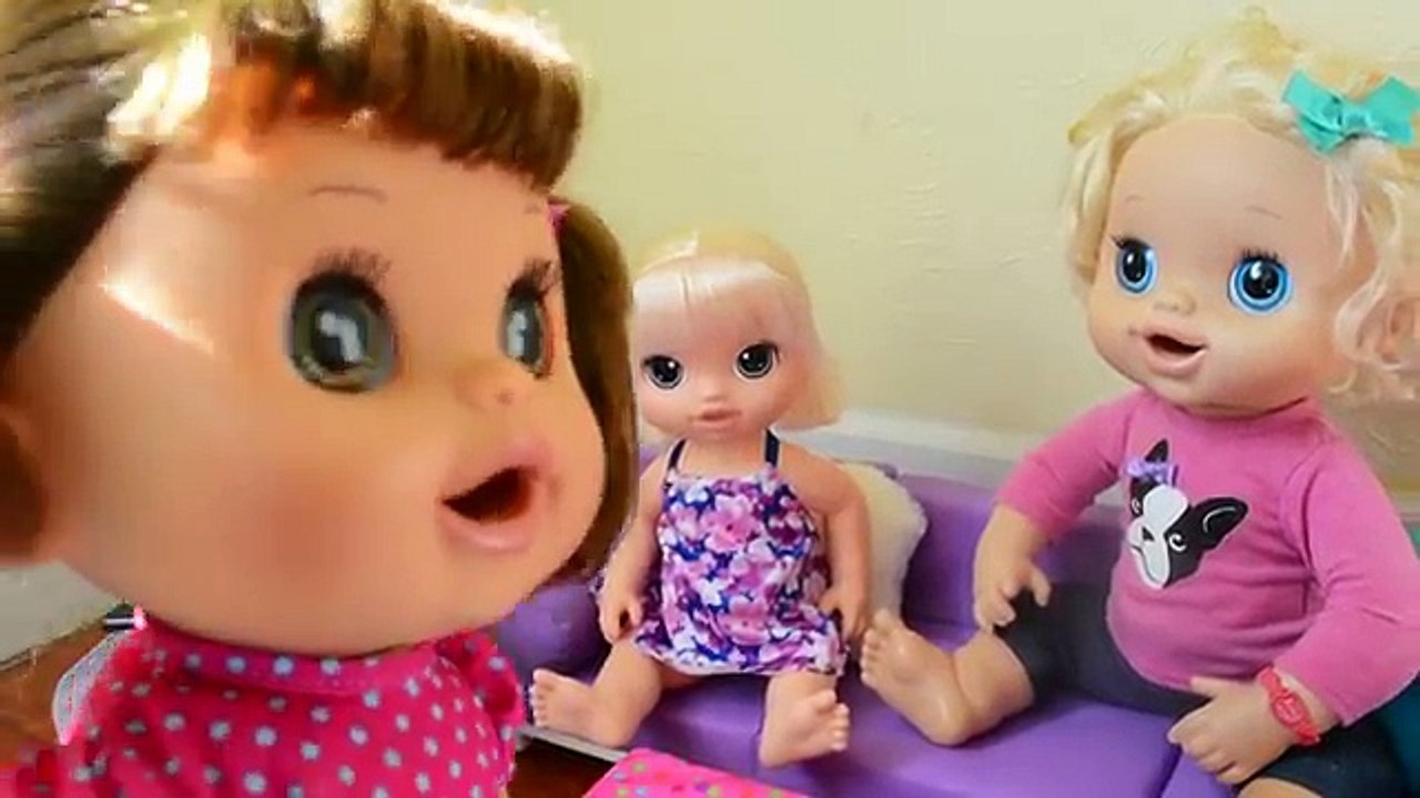Baby Alive Molly Is Turned Into A LIVING Doll! - Baby Alive Comes To Life!
