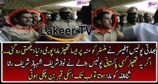 Indian Police Officer Slaps on Politician face