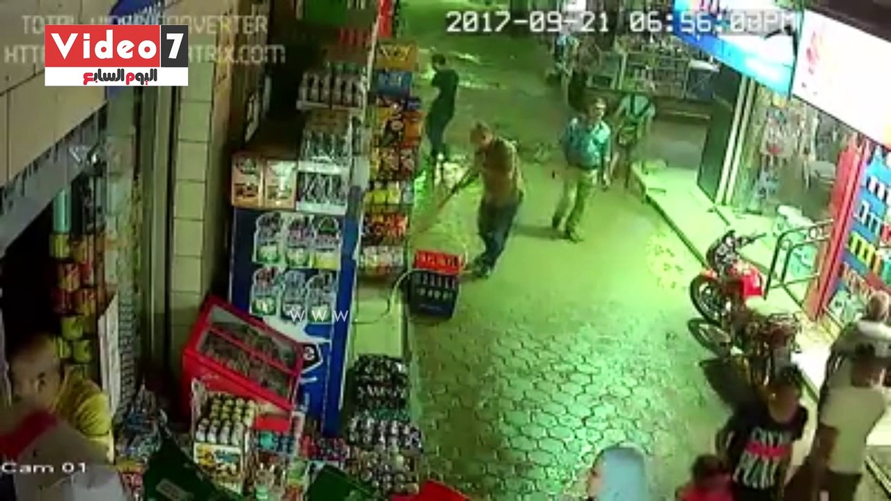 لحظة خطف عجوز "طفلة" بشبرا الخيمة ووالدها يتقدم ببلاغ لاجهزة