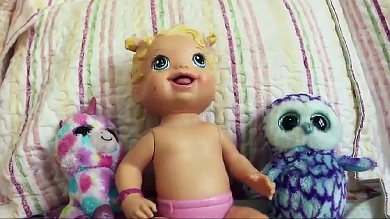 Baby alive na piscina de bolinhas das princesas!
