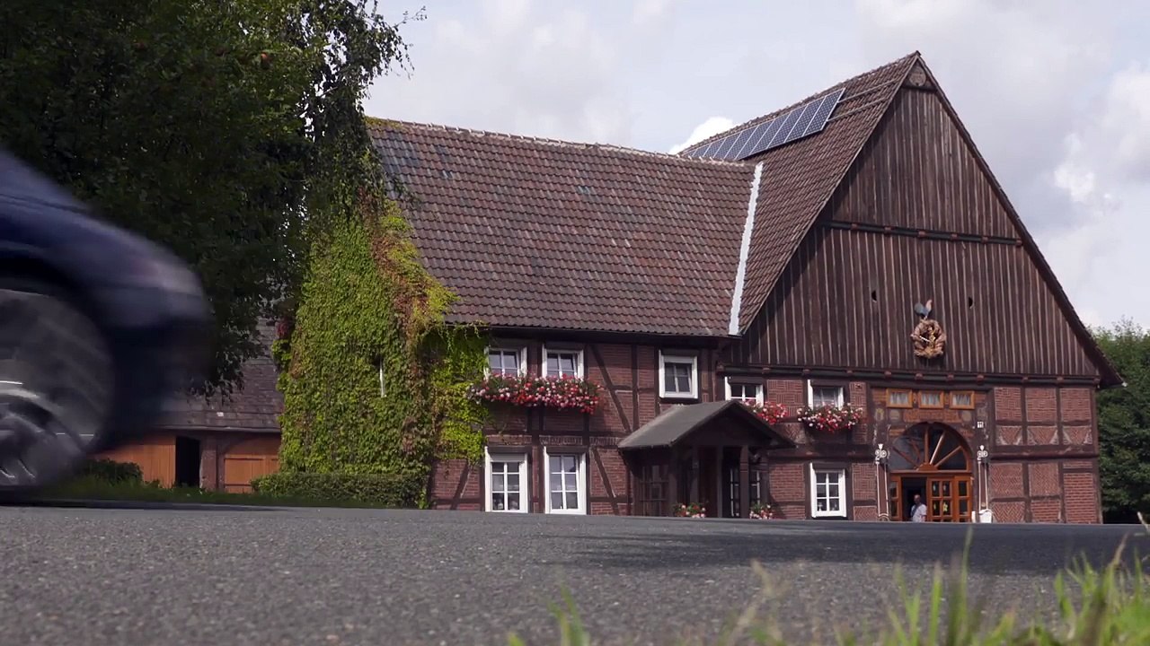 NEW 2018 Mercedes AMG GT Exterior / Interior / Driving by Carlton Tolentino