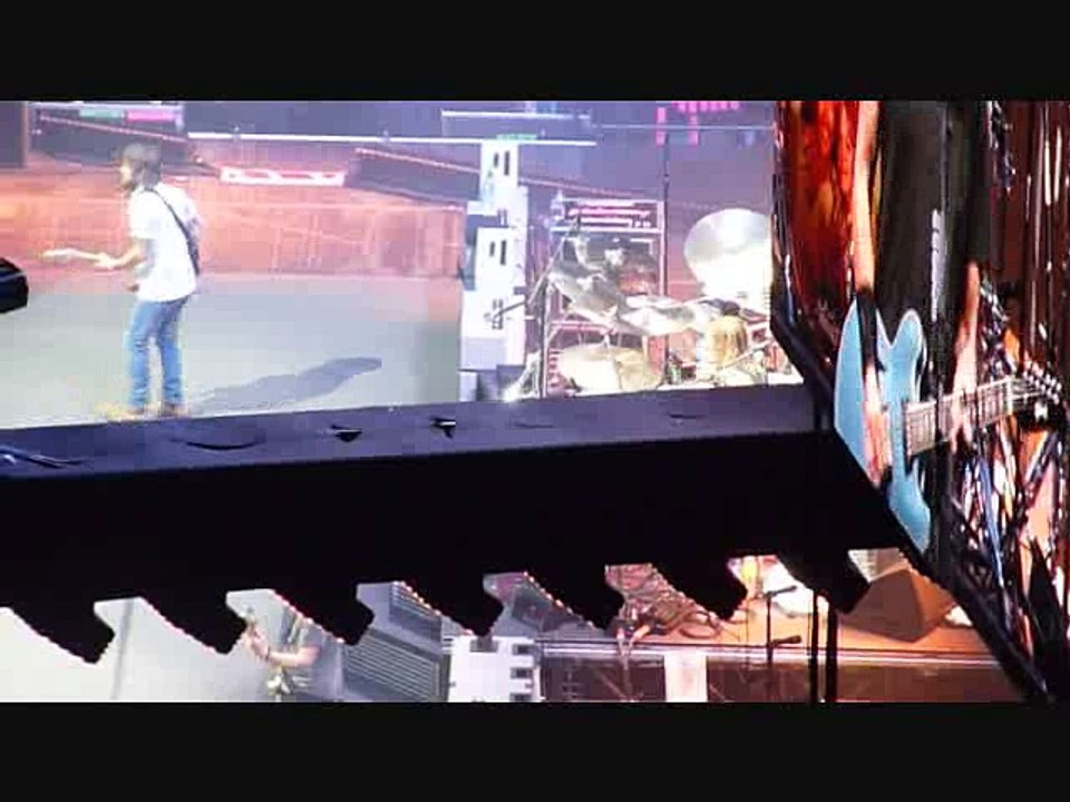 Foo Fighters - "I'll Hang Around" - O2 Arena (London) 19th September 2017