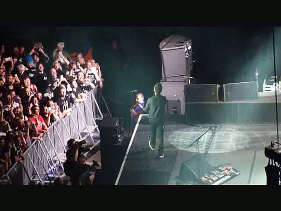 Foo Fighters ft Rick Astley - "Never Gonna Give You Up" - O2 Arena (London) 19th September 2017