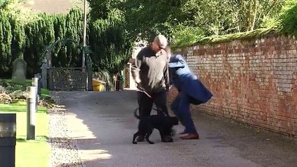 Mladenci su mirno stojali na oltaru za vrijeme vjenčane ceremonije, a onda je mladoženja otrčao i ostavio je samu!