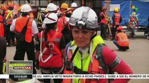 Buscan rescatistas sobrevivientes bajo los escombros que dejó el sismo
