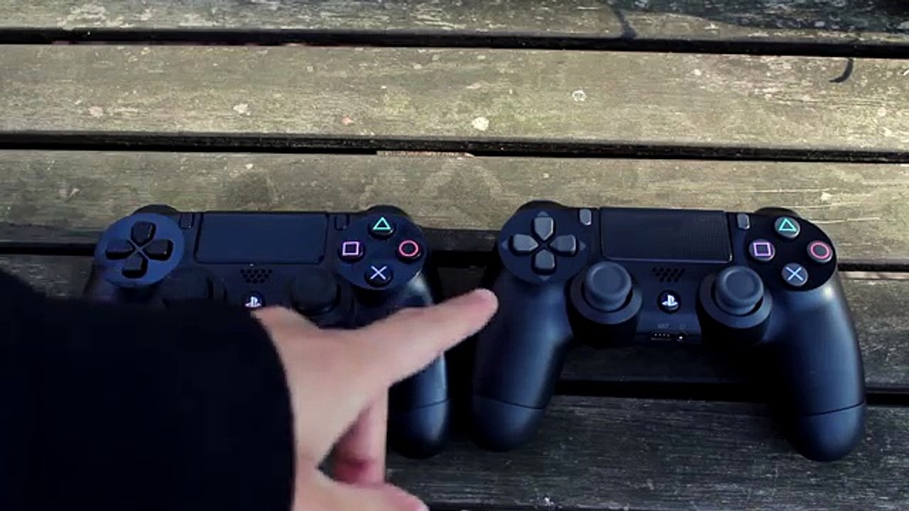 OLD PS4 CONTROLLER VS. NEW PS4 CONTROLLER (COMPARISON)