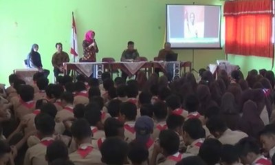 Siswa SMP Nobar Film G30S/PKI di Sekolah