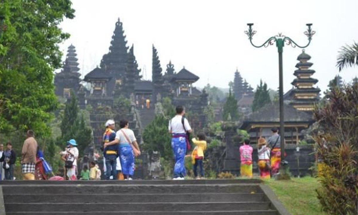 Gunung Agung Berstatus Awas, Sekitar Pura Besakih Steril