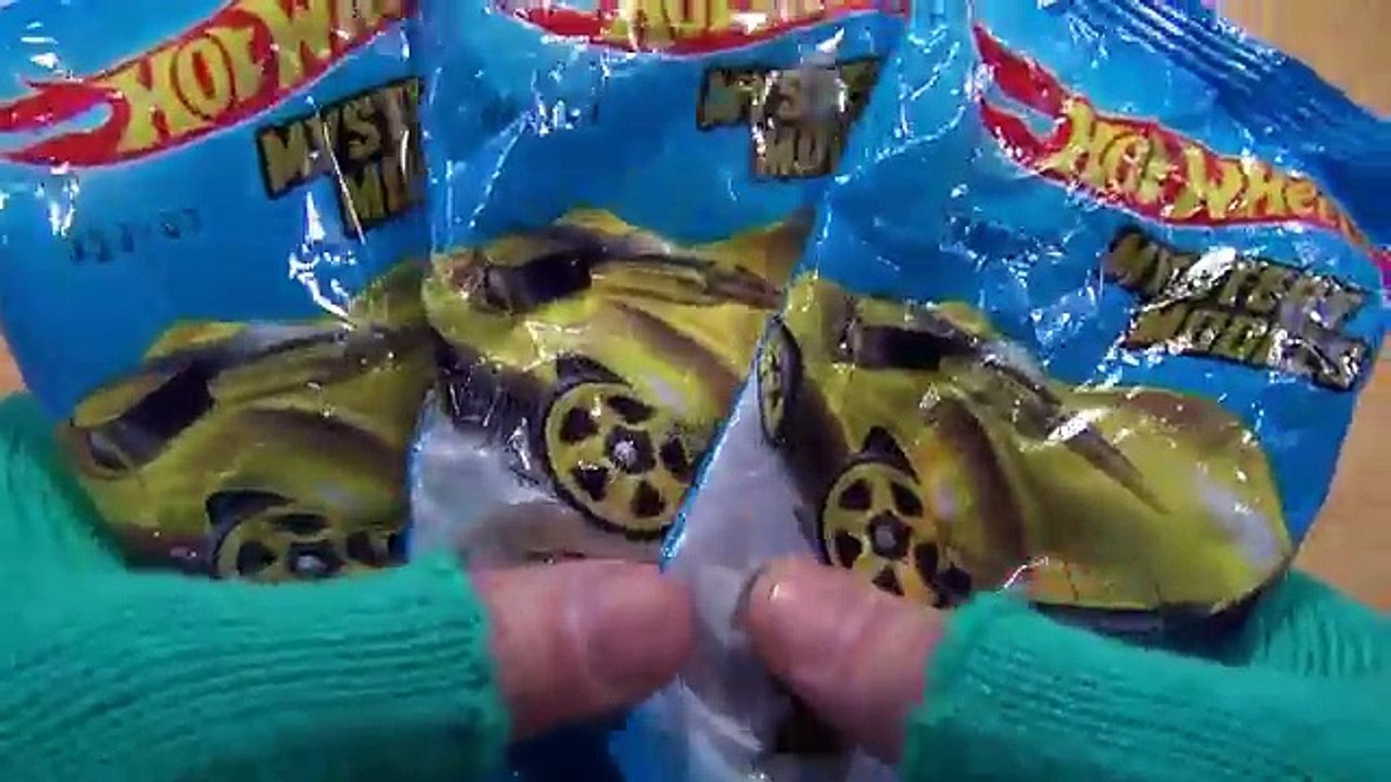 Hot Wheels Car Crusher Maker Playset Review & Demo by FamilyToyReview
