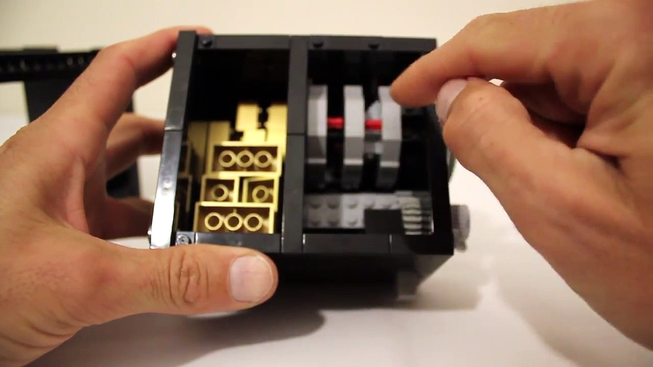 Working LEGO Combination Safe