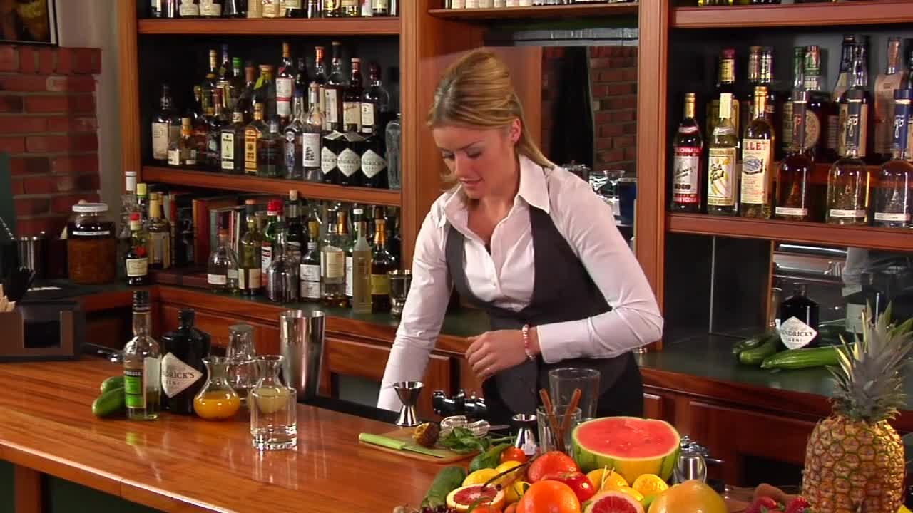 Maracuja Mosquito Cocktail - The Proper Pour with Charlotte Voisey - Small Screen