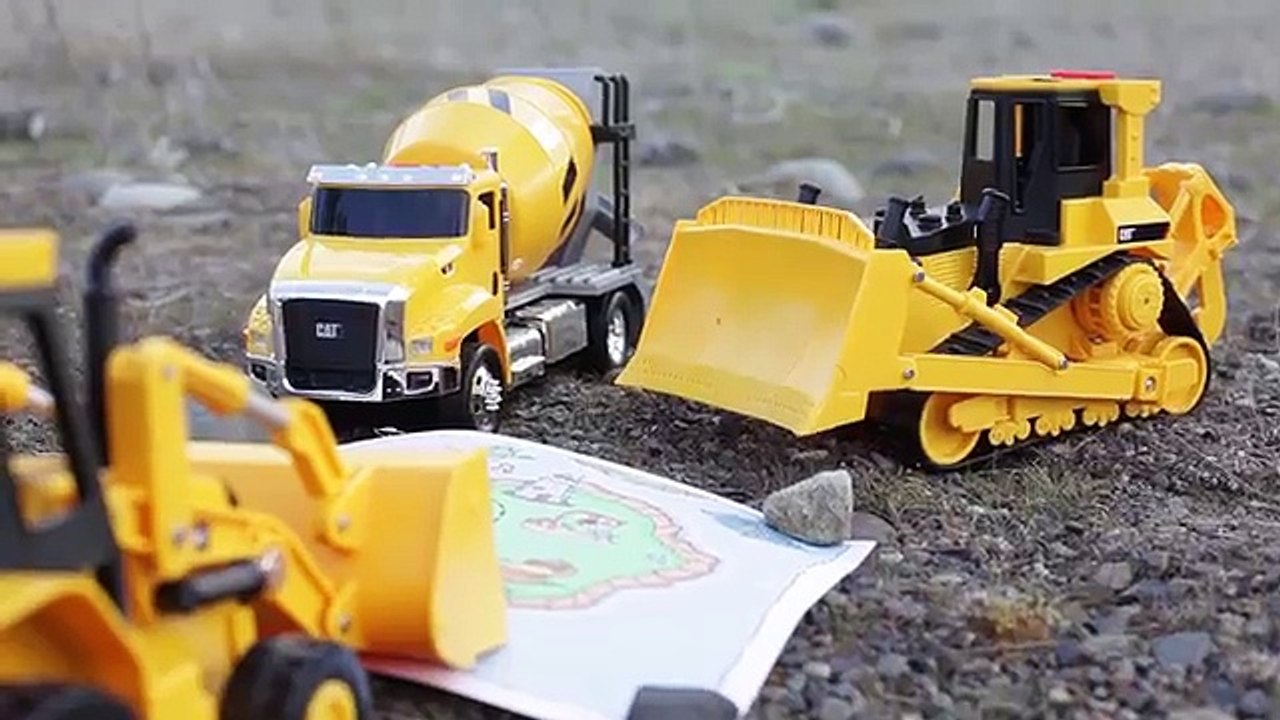 Treasure Hunt Part 1 - Backhoe Bulldozer Cement Truck Construction Vehicle Toys