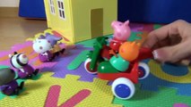 Свинка Пеппа и ее друзья. Пеппа катает друзей на мотоцикле.