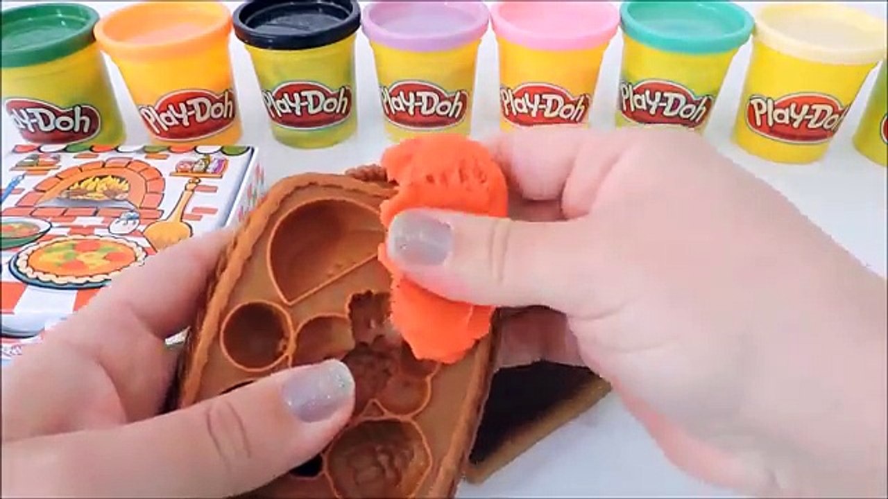 Frozen Elsa ganha Pizza de Coração do Homem Aranha do Dia dos Namorados de Massinha Play-D