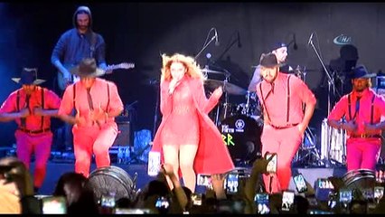 Hadise ve Mümin Sarıkaya 6. Kardeş Kültürler Festivali'nde Sahne Aldı