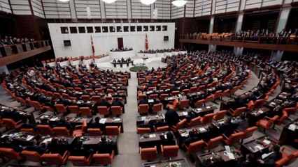 Tải video: Turchia: Parlamento conferma truppe al confine con Iraq