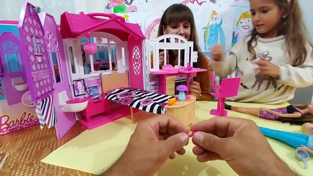 Barbie renkli portatif evi Elife güzel hediye , eğlenceli çocuk videosu