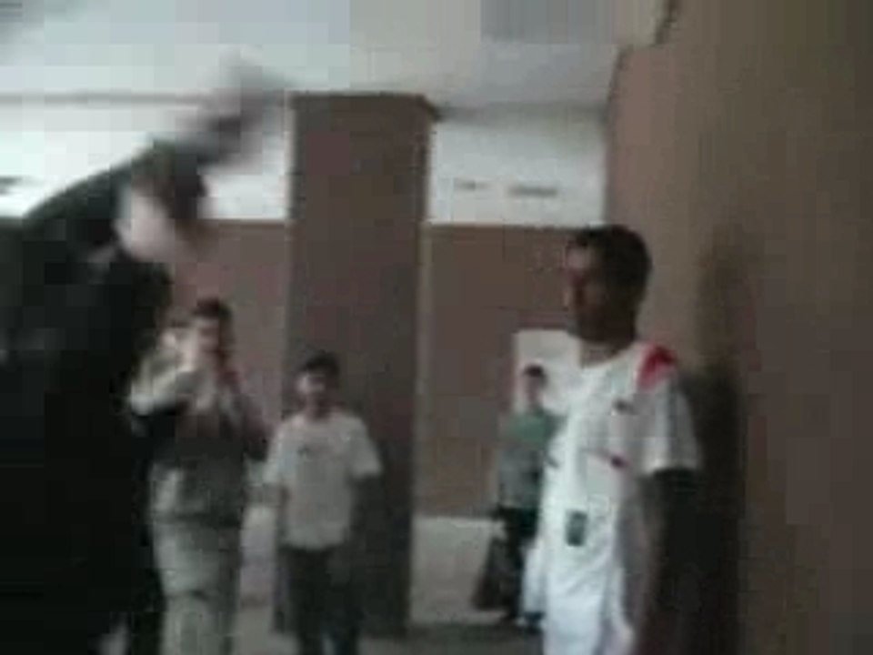 Deadline - Immigranten Muzik & Neonlicht