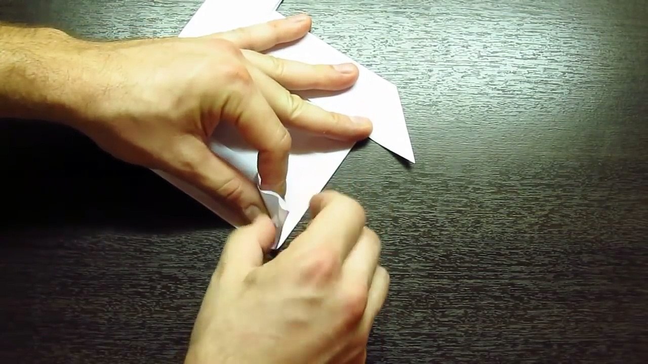 Como hacer un boomerang de papel que regrese de origami (Muy facil)