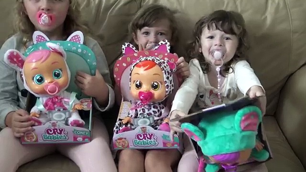 Bad Baby Cry Baby Sisters get Cry Babies Dolls & Everyone is Crying