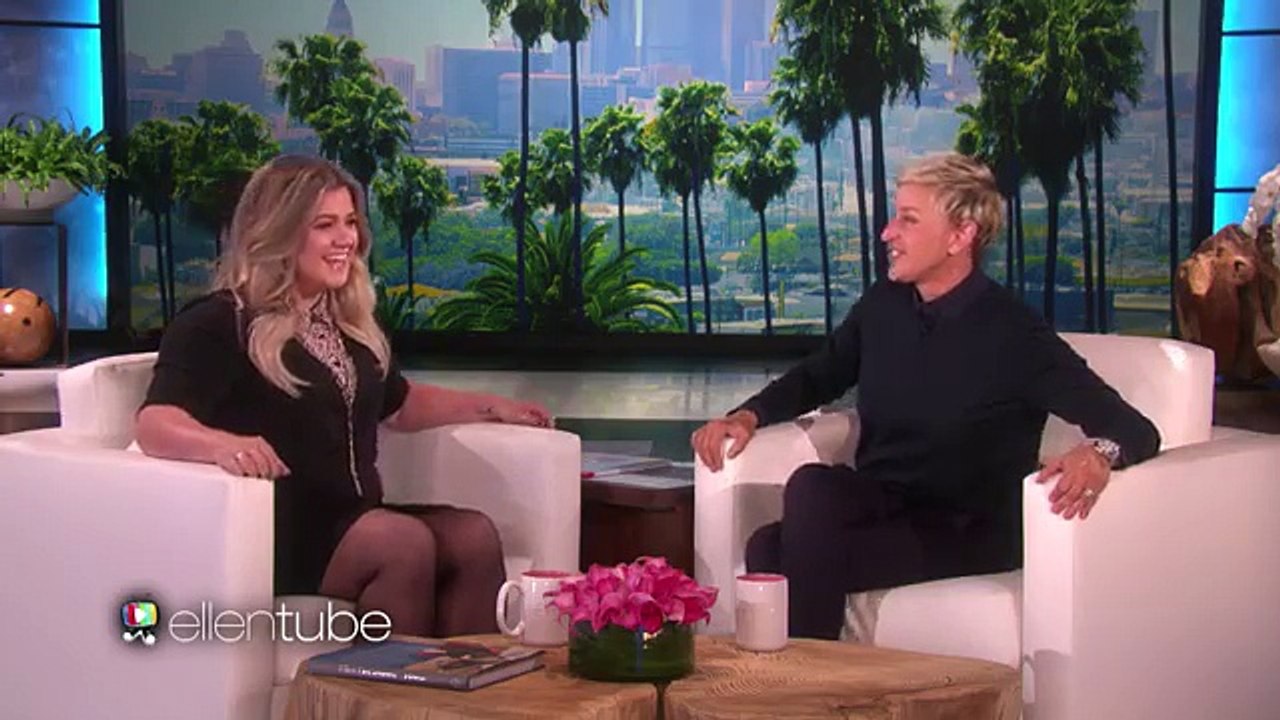Kelly Clarkson Plays Celebrity Confessions