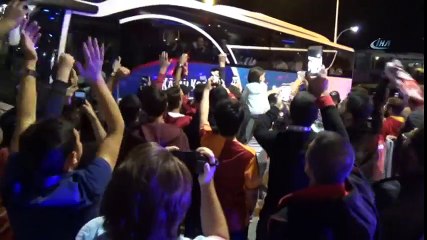 Galatasaray Kafilesi Bursa'ya Geldi